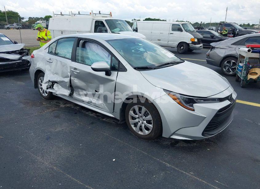 2025 Toyota Corolla LE (VIN 5YFB4MDE6SP245694) main photo