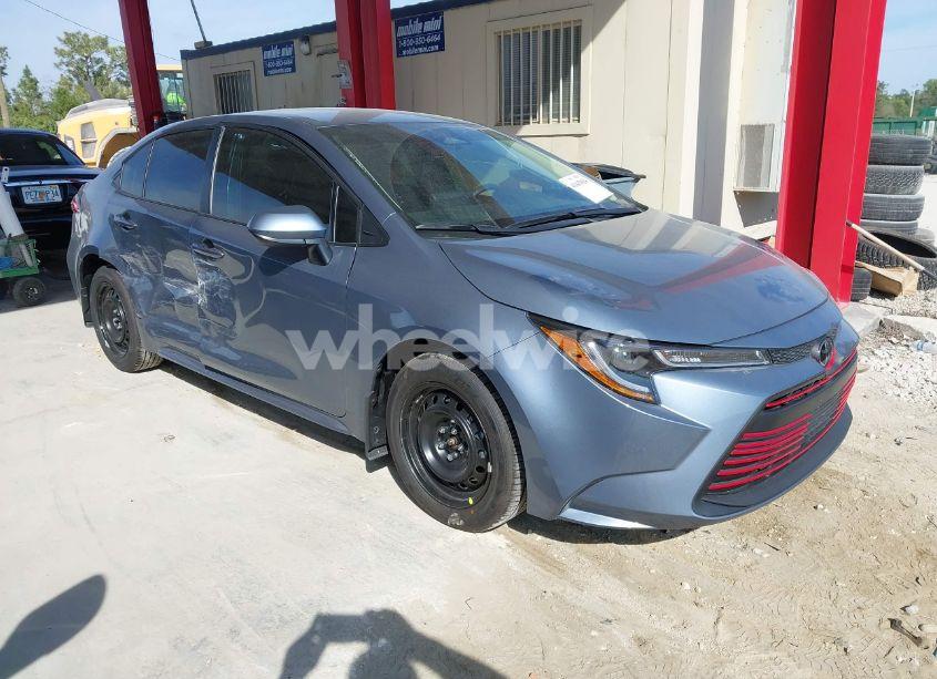 2025 Toyota Corolla LE (VIN 5YFB4MDE6SP253441) main photo