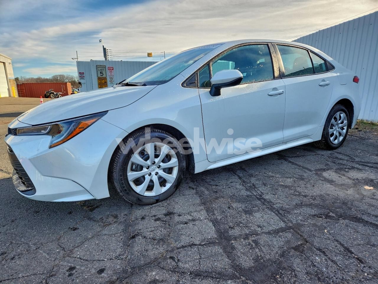 2025 TOYOTA COROLLA LE (VIN 5YFB4MDE6SP258994) main photo