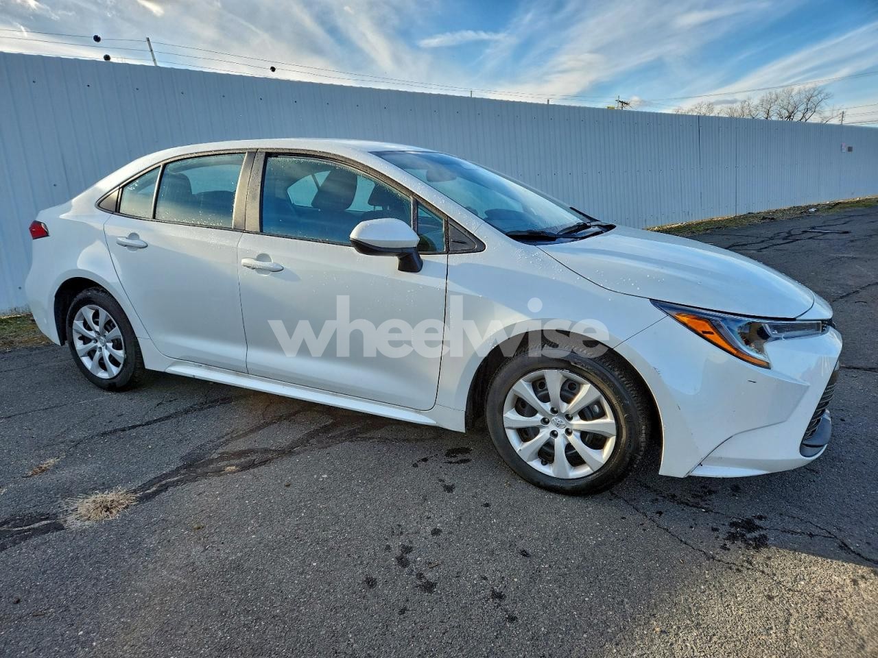 Photo 4 of 2025 TOYOTA COROLLA LE (VIN 5YFB4MDE6SP258994)