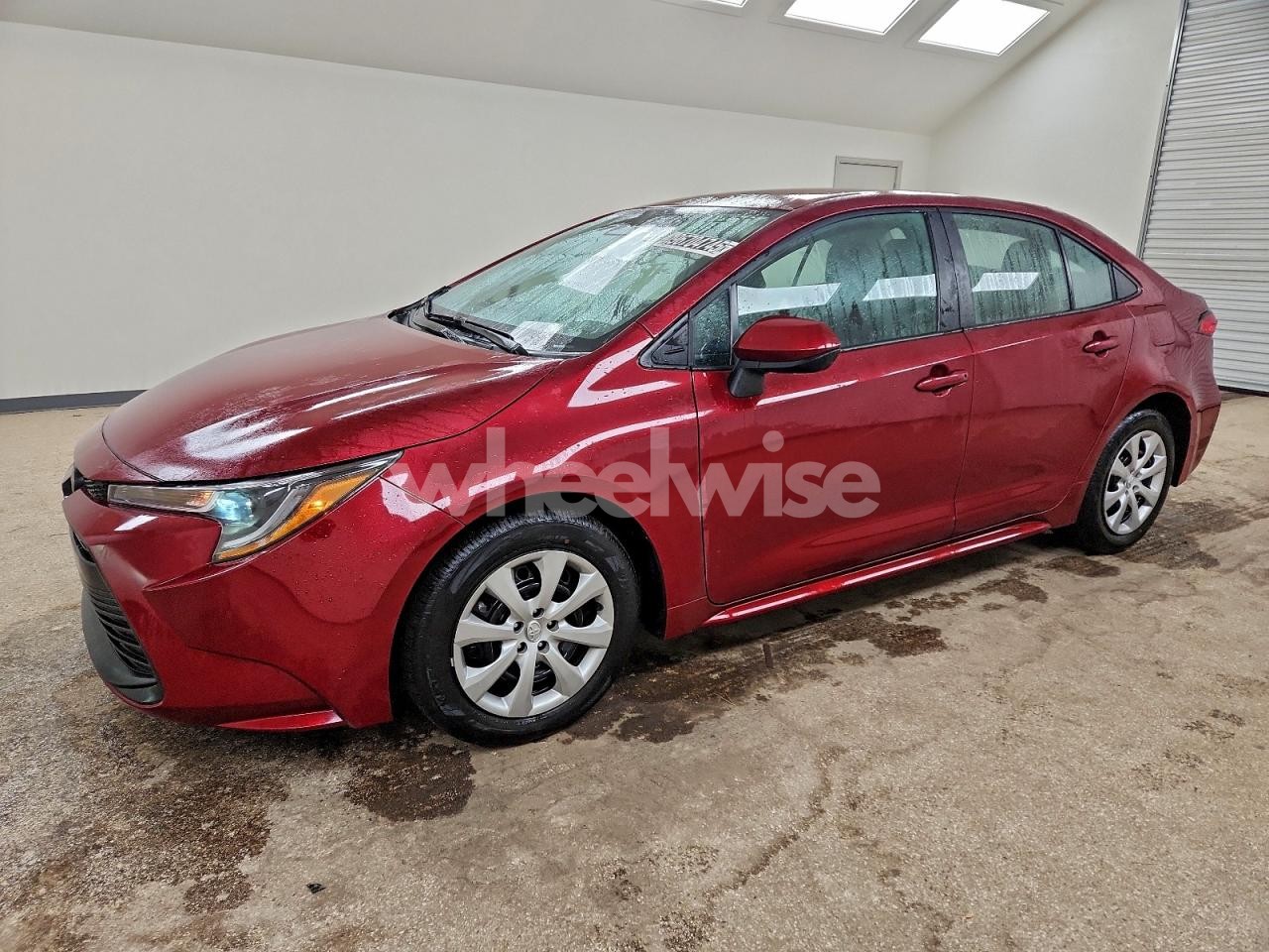 2025 TOYOTA COROLLA LE (VIN 5YFB4MDE6SP266321) main photo