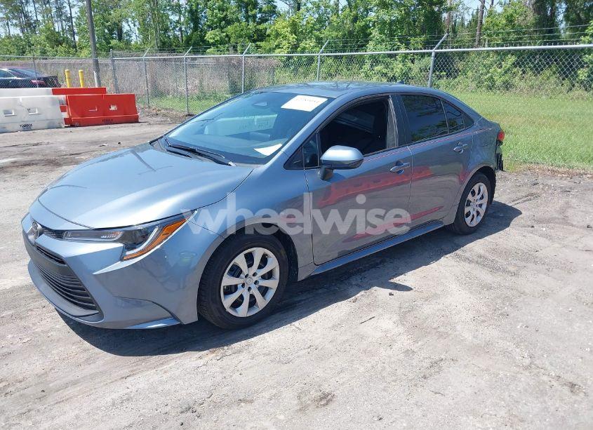 Photo 2 of 2025 Toyota Corolla LE (VIN 5YFB4MDE6SP272295)