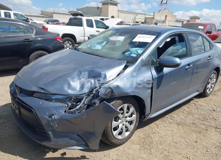 Photo 2 of 2025 Toyota Corolla LE (VIN 5YFB4MDE6SP298962)