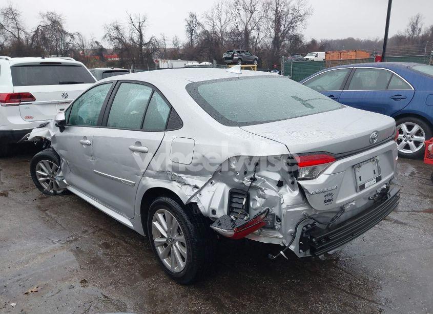 Photo 3 of 2024 Toyota Corolla LE (VIN 5YFB4MDE7RP079986)