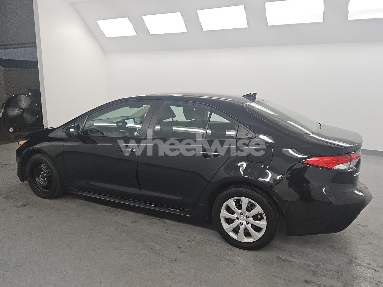 Photo 2 of 2024 TOYOTA COROLLA LE (VIN 5YFB4MDE7RP123209)
