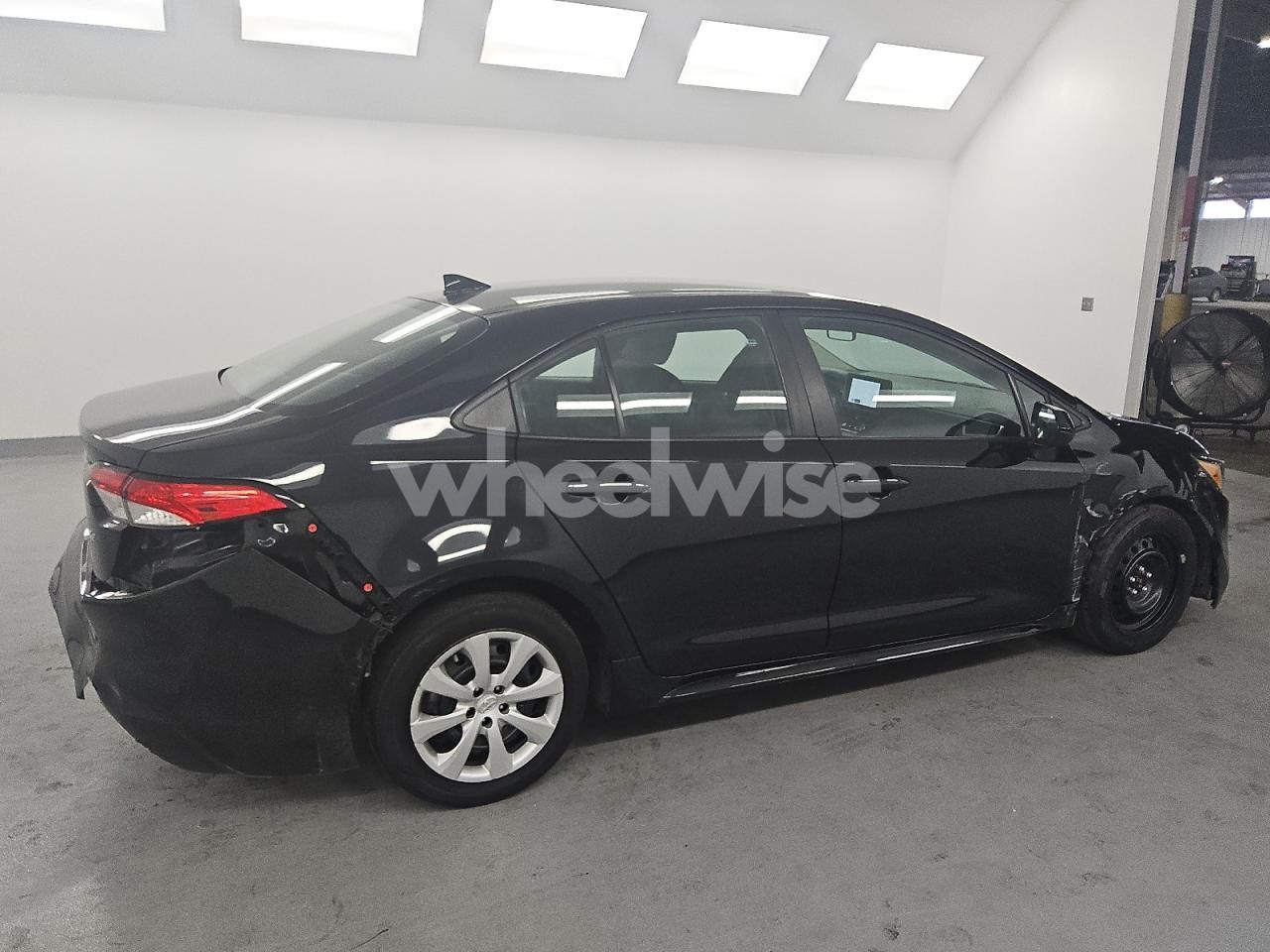 Photo 3 of 2024 TOYOTA COROLLA LE (VIN 5YFB4MDE7RP123209)