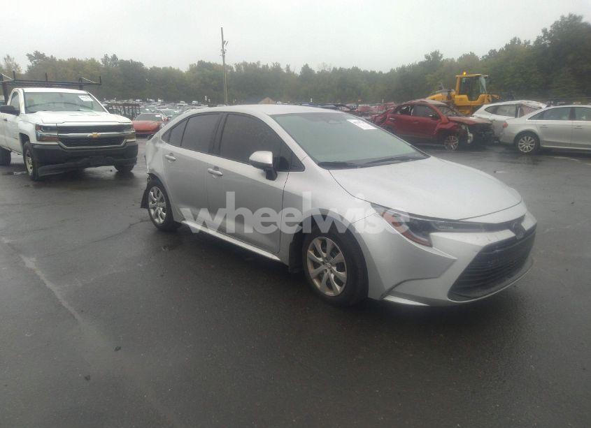 2024 Toyota Corolla LE (VIN 5YFB4MDE7RP131522) main photo