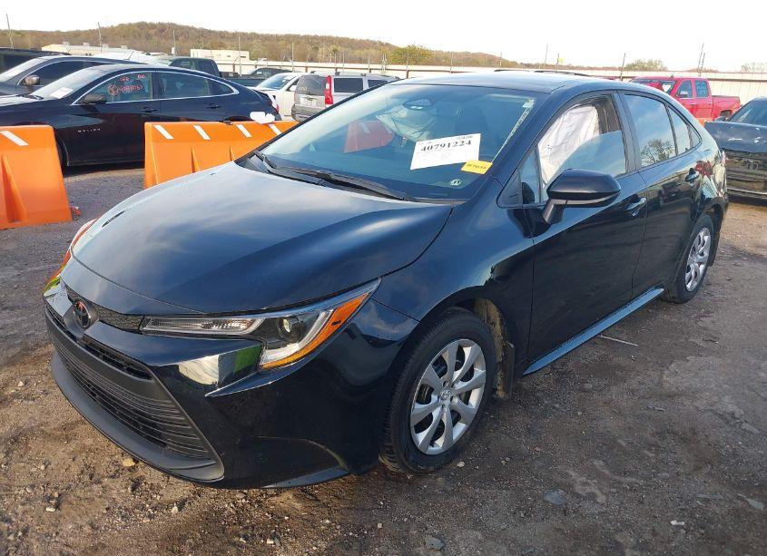 Photo 2 of 2024 Toyota Corolla LE (VIN 5YFB4MDE7RP187959)
