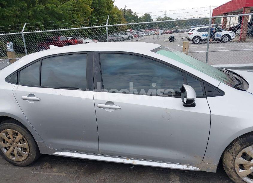 Photo 13 of 2024 Toyota Corolla LE (VIN 5YFB4MDE7RP194488)