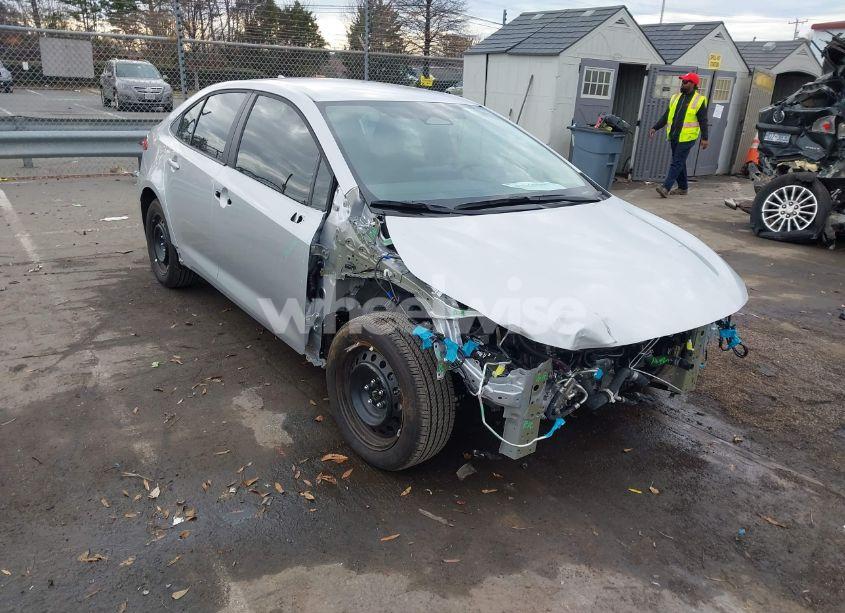 2024 Toyota Corolla LE (VIN 5YFB4MDE7RP195981) main photo