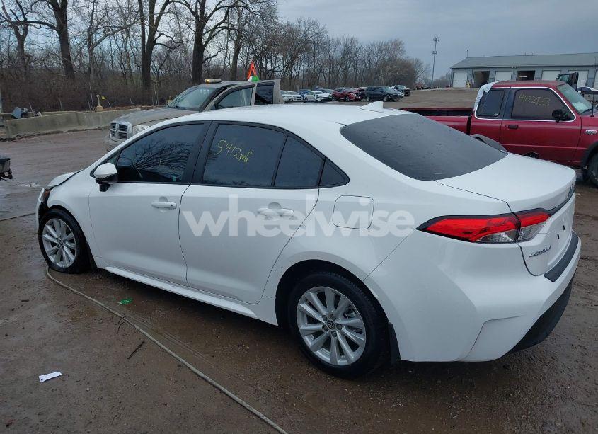 Photo 3 of 2024 Toyota Corolla LE (VIN 5YFB4MDE7RP205196)