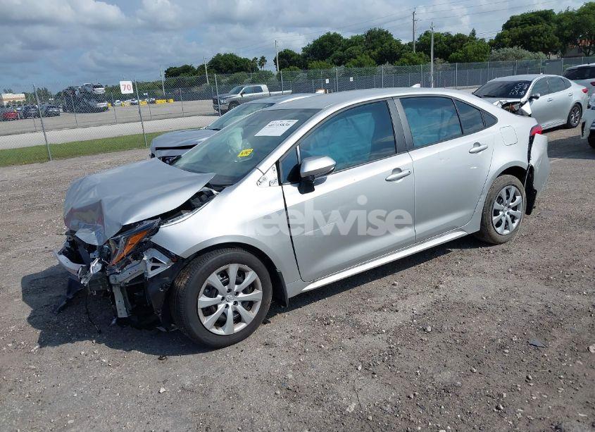 Photo 2 of 2024 Toyota Corolla LE (VIN 5YFB4MDE7RP206302)