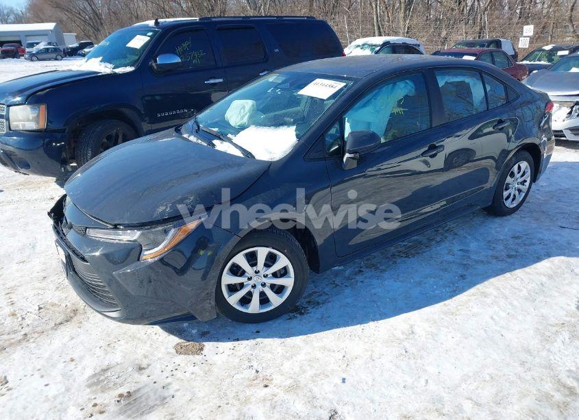 Photo 2 of 2025 Toyota Corolla LE (VIN 5YFB4MDE7SP230654)