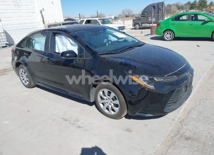 2025 Toyota Corolla LE (VIN 5YFB4MDE7SP236289) main photo
