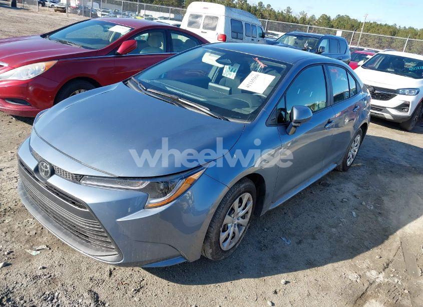 Photo 2 of 2025 Toyota Corolla LE (VIN 5YFB4MDE7SP240911)