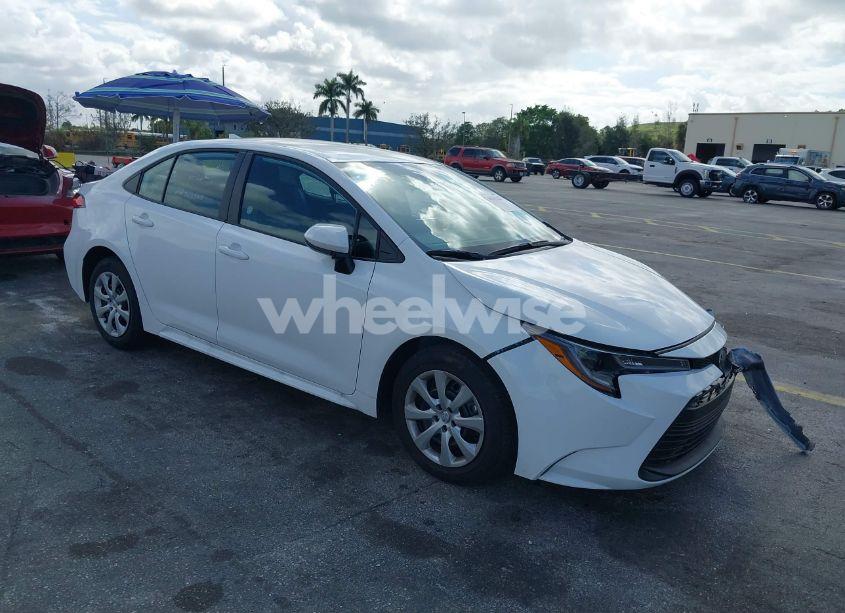 2025 Toyota Corolla LE (VIN 5YFB4MDE7SP245168) main photo