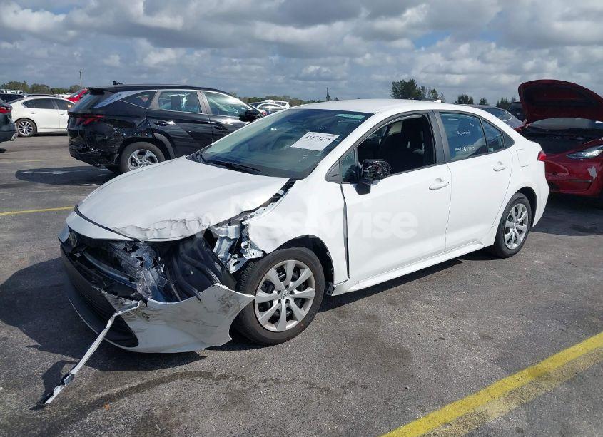 Photo 2 of 2025 Toyota Corolla LE (VIN 5YFB4MDE7SP245168)