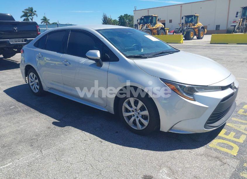 2024 Toyota Corolla LE (VIN 5YFB4MDE8RP083853) main photo