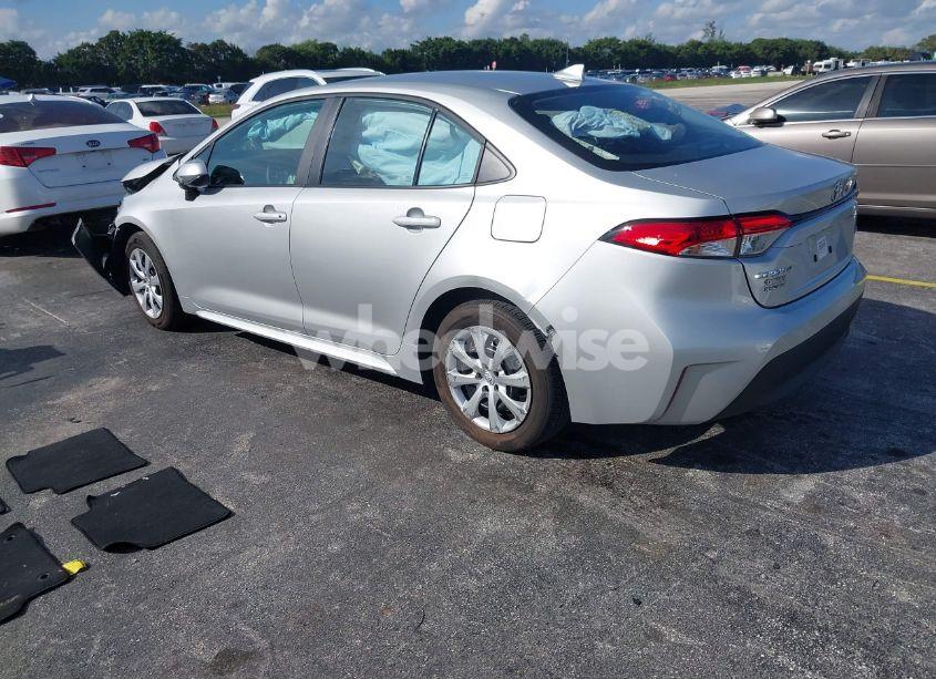 Photo 3 of 2024 Toyota Corolla LE (VIN 5YFB4MDE8RP170622)