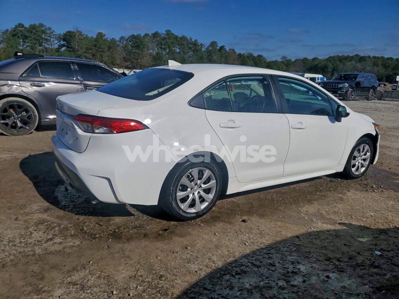 Photo 3 of 2024 TOYOTA COROLLA LE (VIN 5YFB4MDE8RP201920)