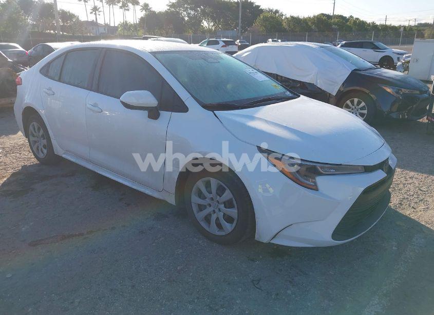 2024 Toyota Corolla LE (VIN 5YFB4MDE8RP203957) main photo