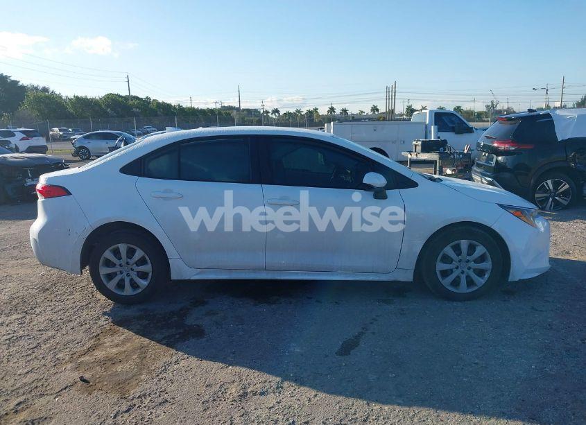 Photo 13 of 2024 Toyota Corolla LE (VIN 5YFB4MDE8RP203957)