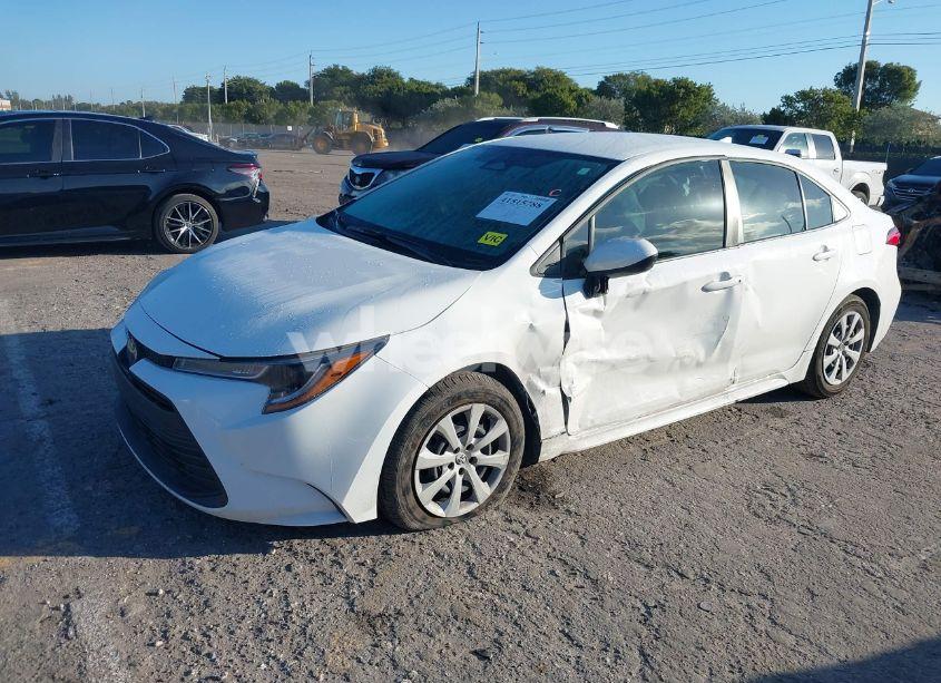 Photo 2 of 2024 Toyota Corolla LE (VIN 5YFB4MDE8RP203957)