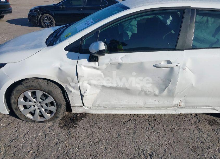 Photo 6 of 2024 Toyota Corolla LE (VIN 5YFB4MDE8RP203957)