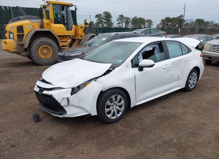 Photo 2 of 2024 Toyota Corolla LE (VIN 5YFB4MDE8RP214036)