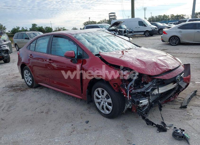 2025 Toyota Corolla LE (VIN 5YFB4MDE8SP250072) main photo