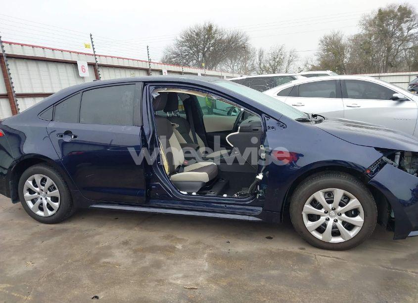 Photo 14 of 2025 Toyota Corolla LE (VIN 5YFB4MDE8SP258799)