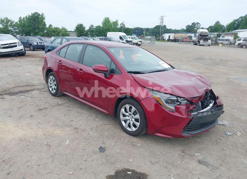 2025 Toyota Corolla LE (VIN 5YFB4MDE8SP268815) main photo