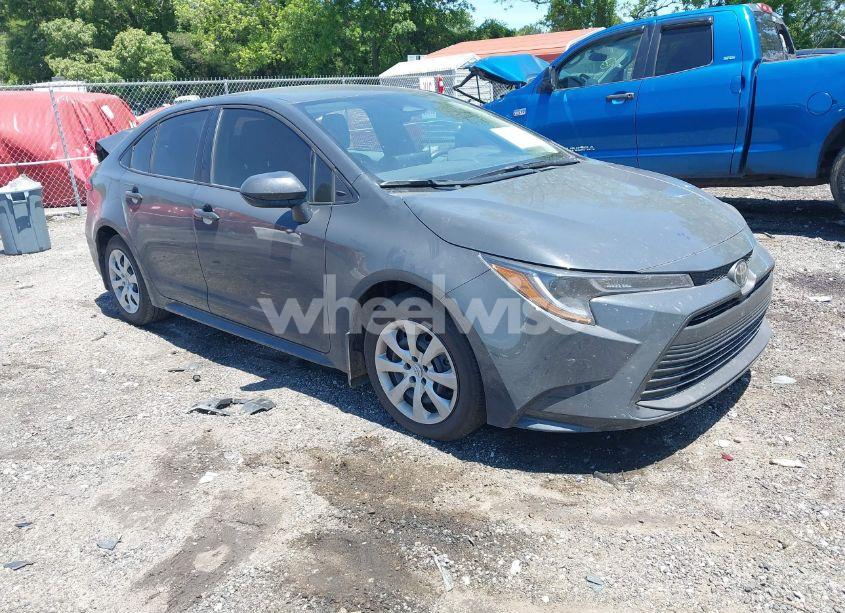 2025 Toyota Corolla LE (VIN 5YFB4MDE8SP272976) main photo