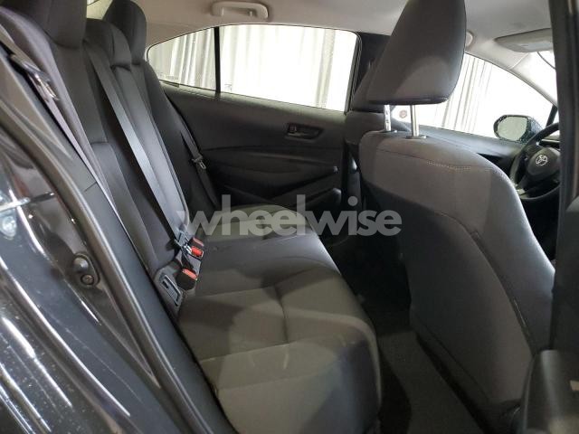 2025 TOYOTA COROLLA LE (VIN 5YFB4MDE8SP286070) main photo