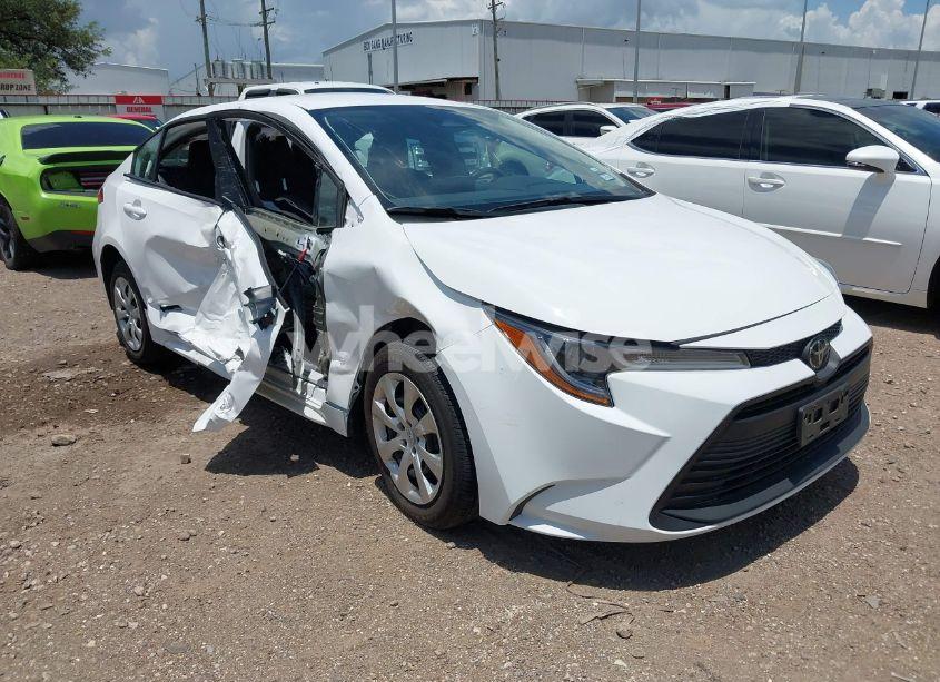 2025 Toyota Corolla LE (VIN 5YFB4MDE8SP290684) main photo