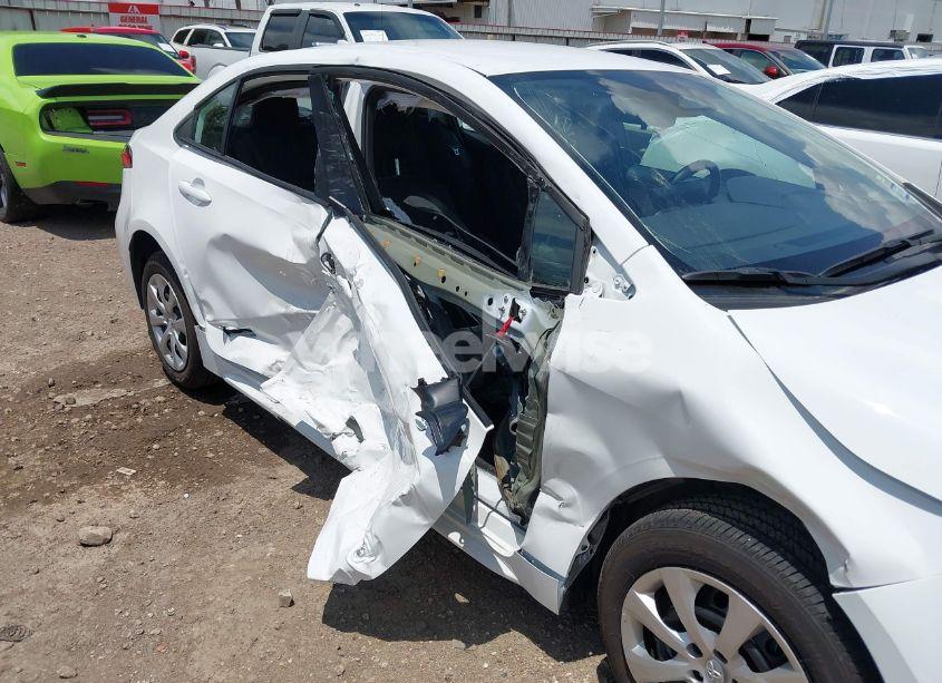 Photo 6 of 2025 Toyota Corolla LE (VIN 5YFB4MDE8SP290684)