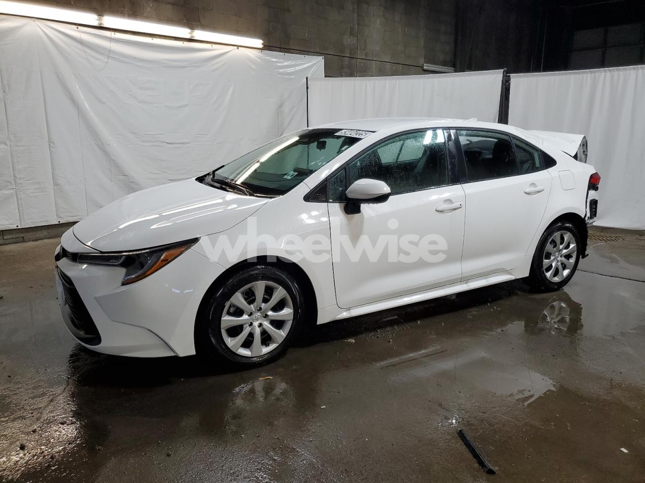 2025 TOYOTA COROLLA LE (VIN 5YFB4MDE8SP324901) main photo