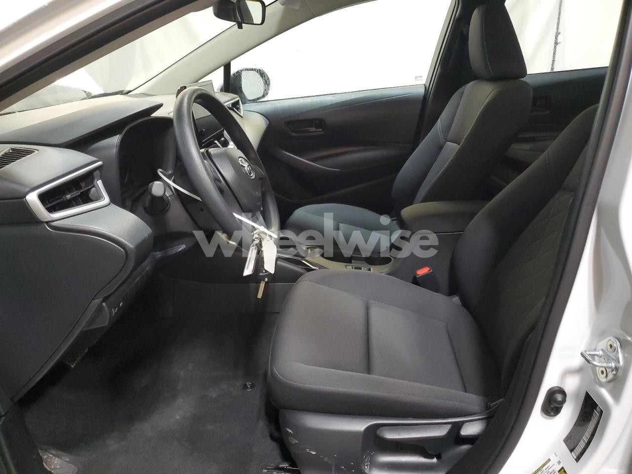 Photo 7 of 2025 TOYOTA COROLLA LE (VIN 5YFB4MDE8SP324901)