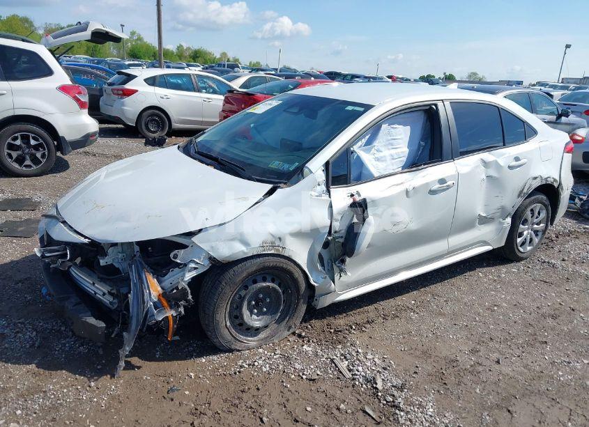 Photo 2 of 2023 Toyota Corolla LE (VIN 5YFB4MDE9PP015316)