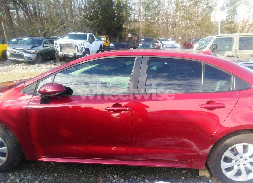 Photo 3 of 2024 Toyota Corolla LE (VIN 5YFB4MDE9RP102815)