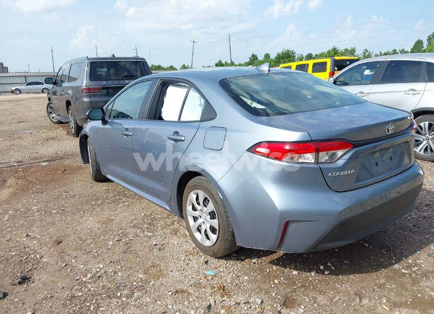 Photo 3 of 2024 Toyota Corolla LE (VIN 5YFB4MDE9RP106945)