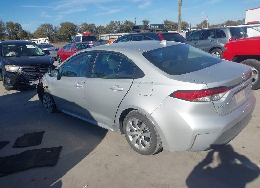 Photo 3 of 2024 Toyota Corolla LE (VIN 5YFB4MDE9RP137869)