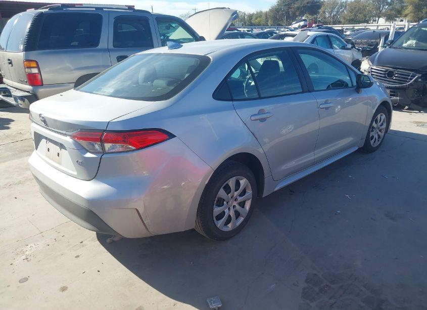 Photo 4 of 2024 Toyota Corolla LE (VIN 5YFB4MDE9RP137869)