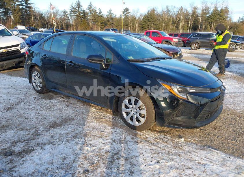 2024 Toyota Corolla LE (VIN 5YFB4MDE9RP158057) main photo