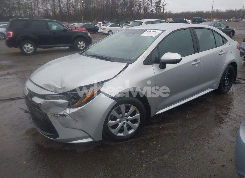 Photo 2 of 2024 Toyota Corolla LE (VIN 5YFB4MDE9RP162044)