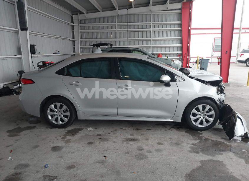 Photo 14 of 2024 Toyota Corolla LE (VIN 5YFB4MDE9RP187400)