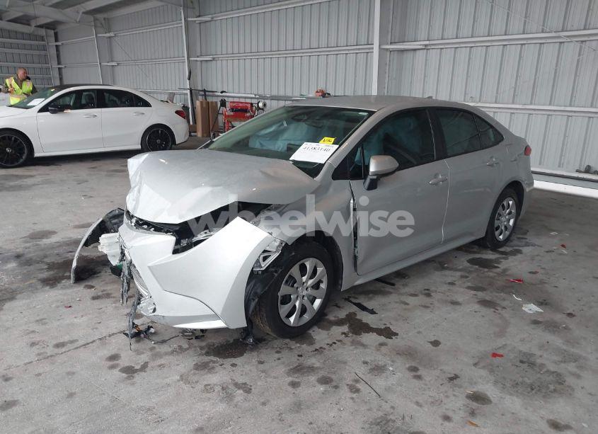 Photo 2 of 2024 Toyota Corolla LE (VIN 5YFB4MDE9RP187400)