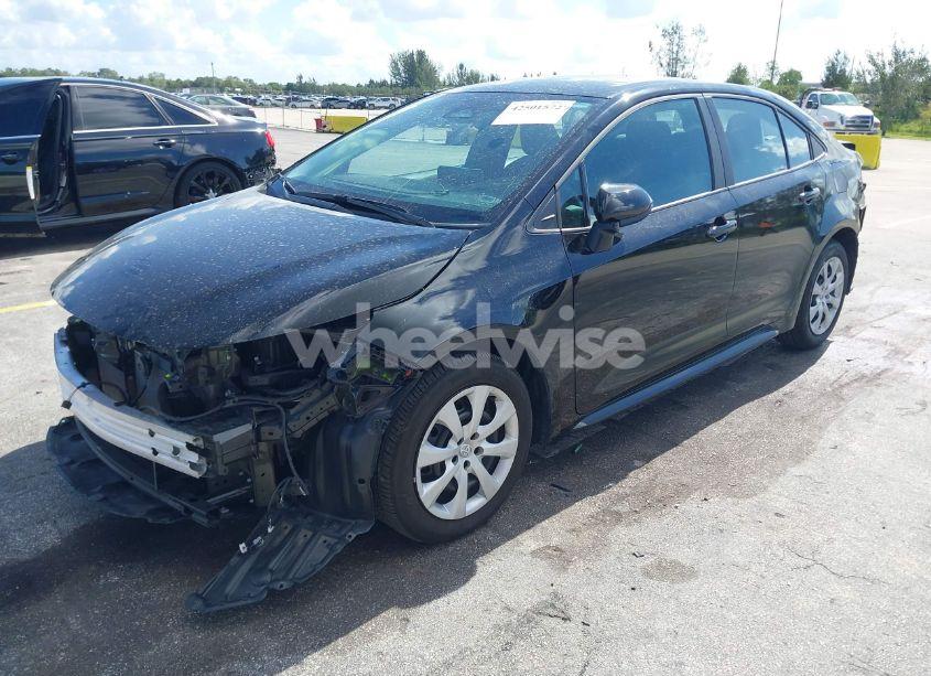 Photo 2 of 2024 Toyota Corolla LE (VIN 5YFB4MDE9RP192774)