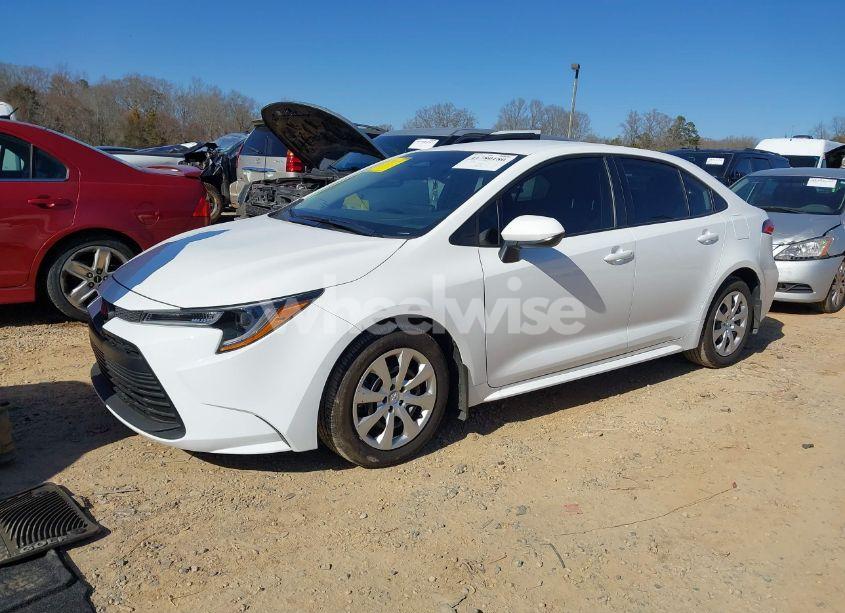 Photo 2 of 2025 Toyota Corolla LE (VIN 5YFB4MDE9SP238576)