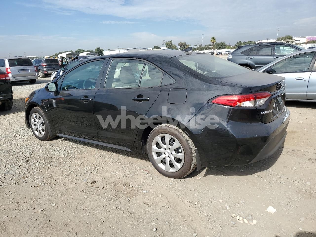 Photo 2 of 2025 TOYOTA COROLLA LE (VIN 5YFB4MDE9SP288586)